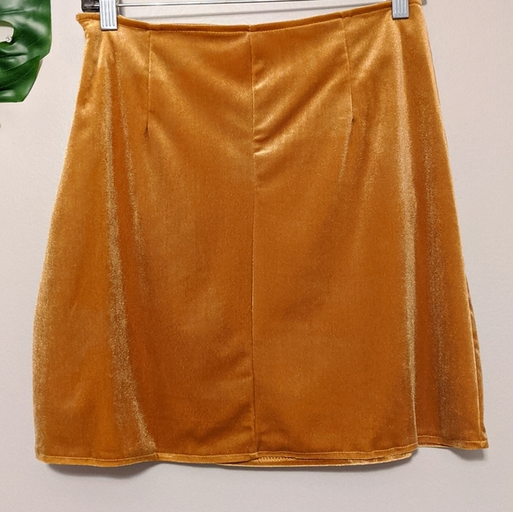 Golden mustard yellow velvet skirt - Picture 5 of 8